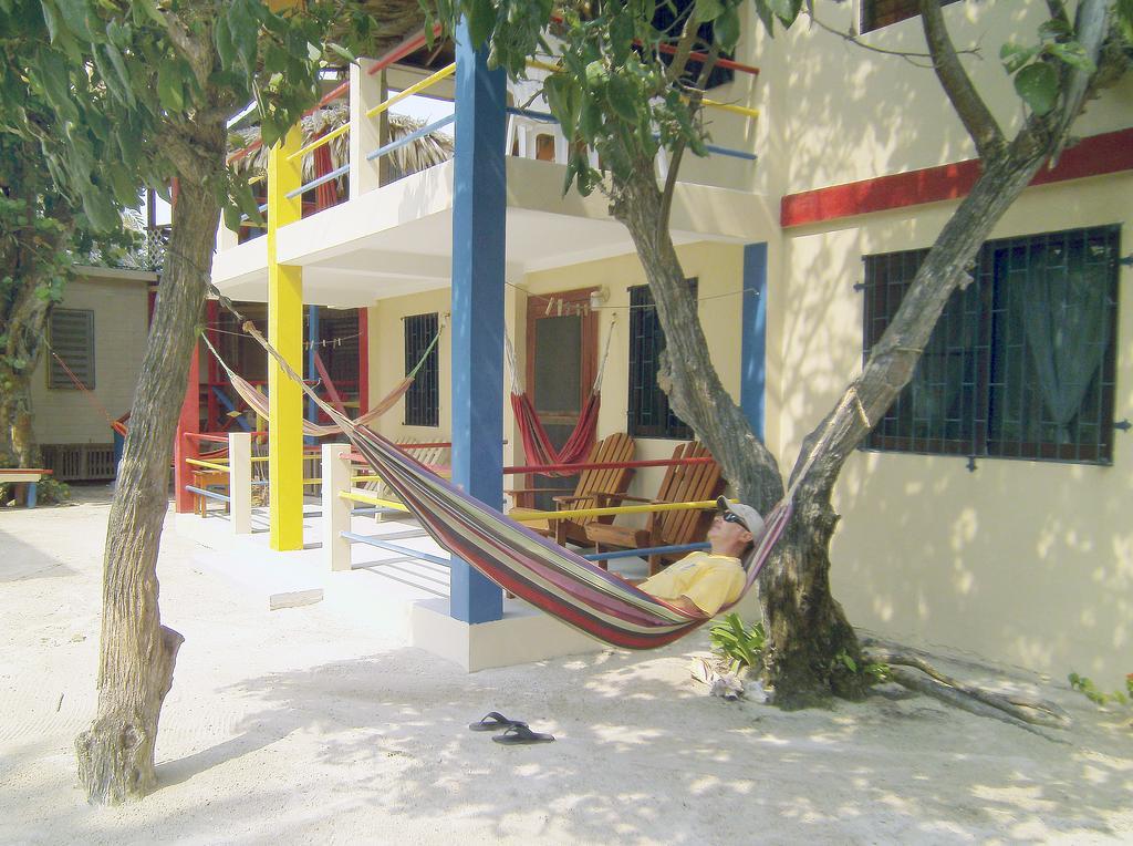 De Real Macaw Hotel Caye Corker Habitación foto