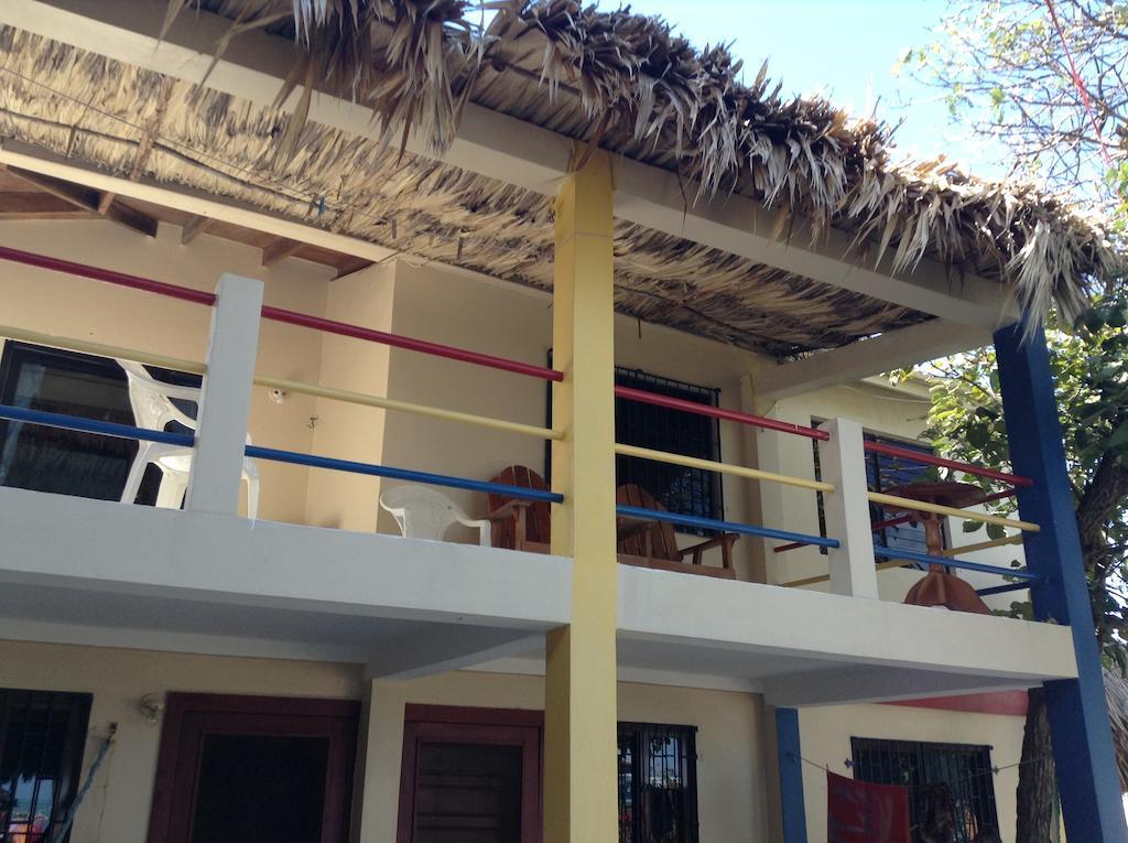 De Real Macaw Hotel Caye Corker Habitación foto